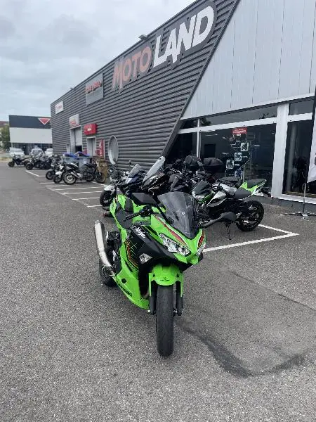 NINJA 400