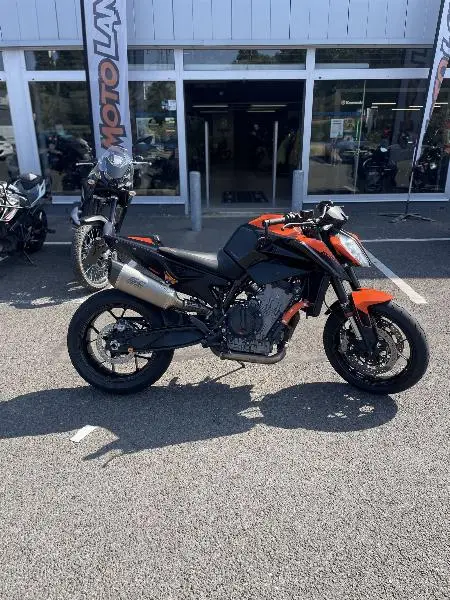 890 DUKE L