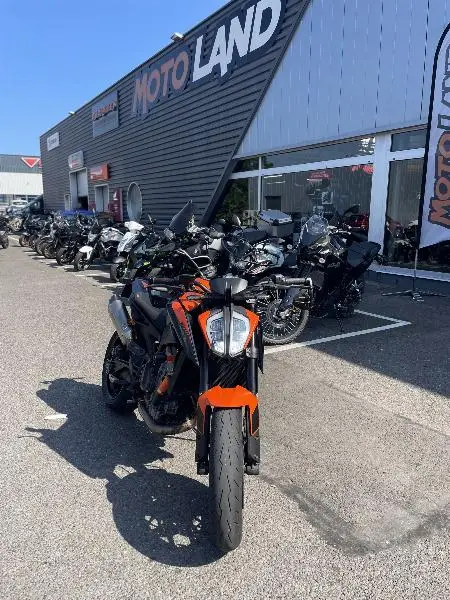 890 DUKE L