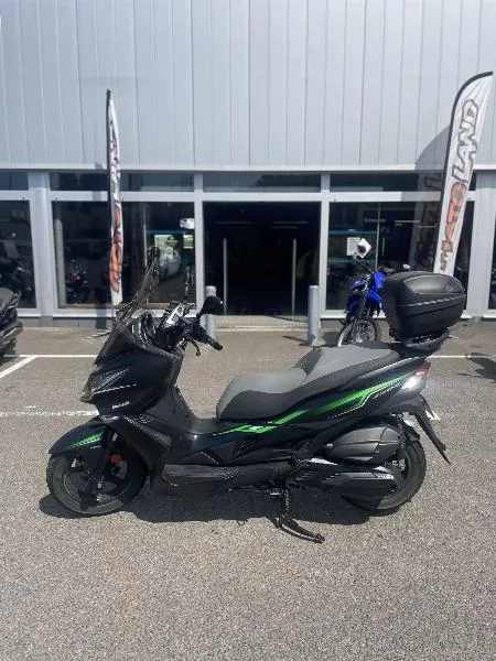 J300
