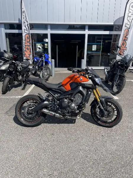 MT09