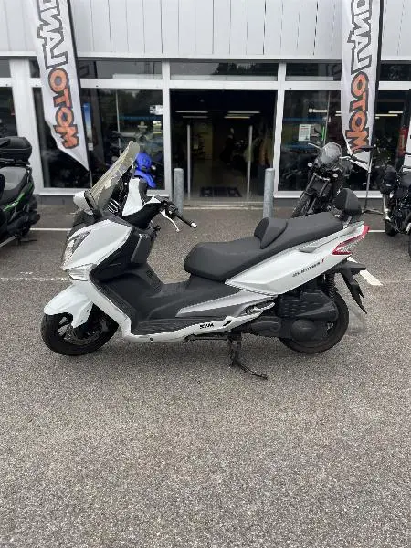 GTS 125 I
