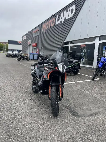 890 ADVENTURE