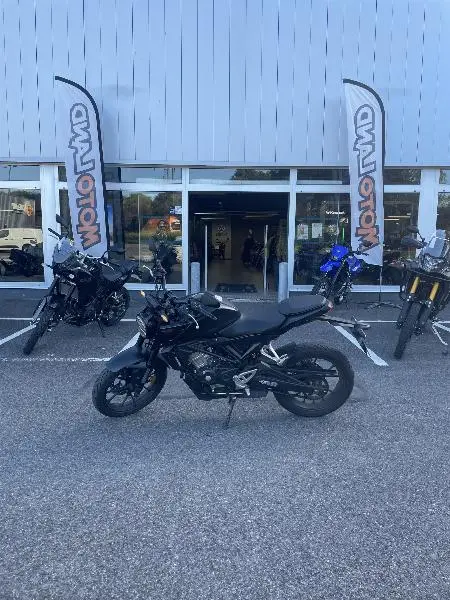 CB 125  R