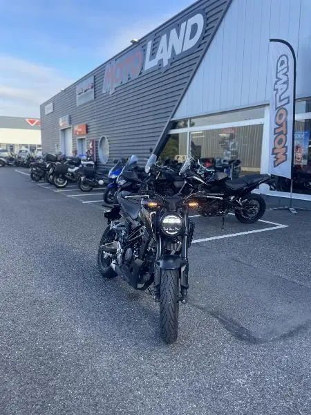 CB 125  R