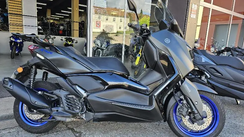 XMAX 125