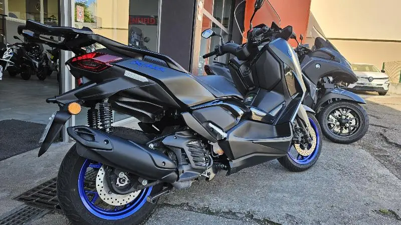 XMAX 125