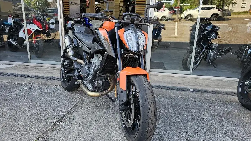 890 DUKE