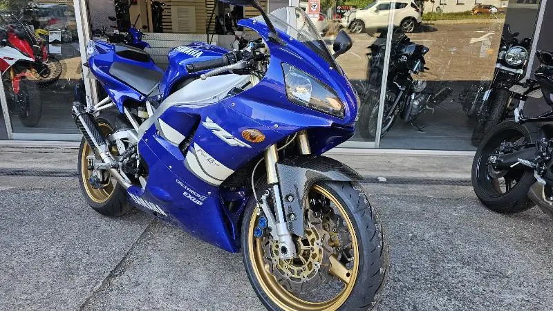 YZF 1000 R1