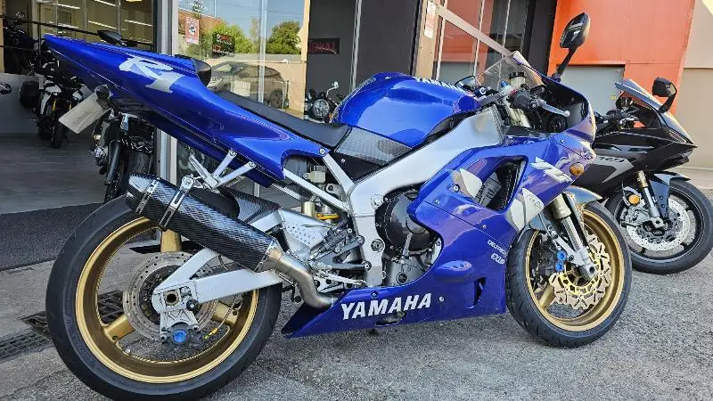 YZF 1000 R1