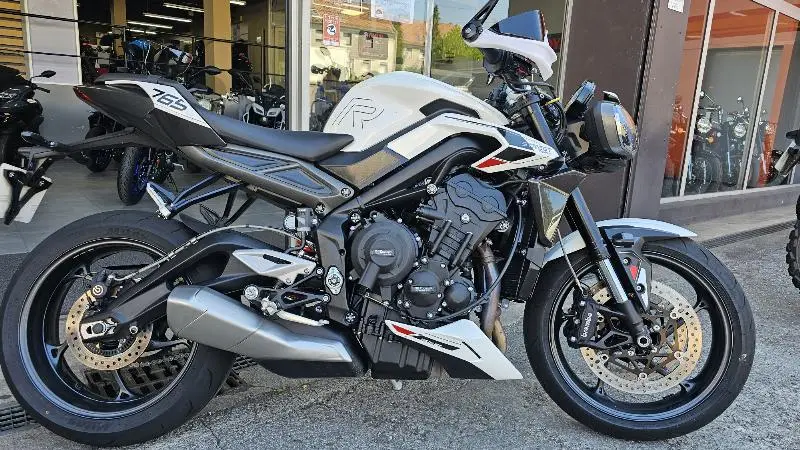 STREET TRIPLE 765 R