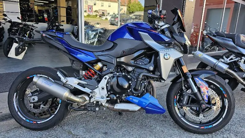 F 900 R
