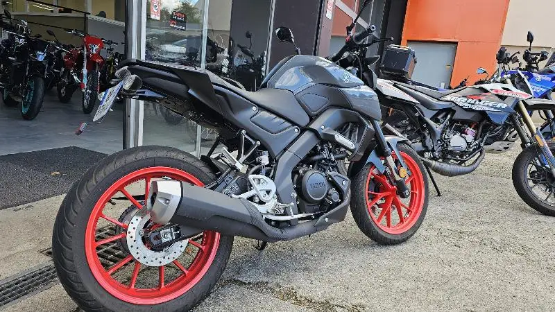 MT125 ABS