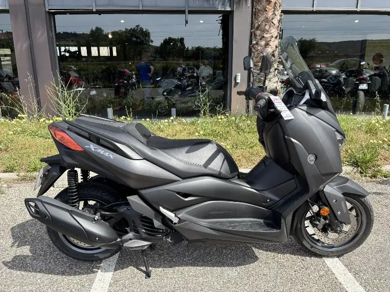 XMAX 125
