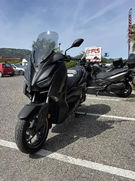XMAX 125