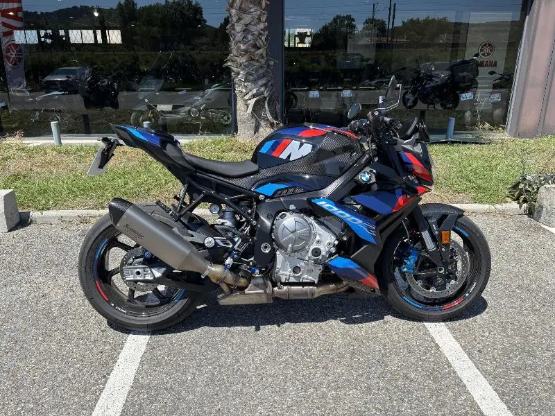 M 1000 R