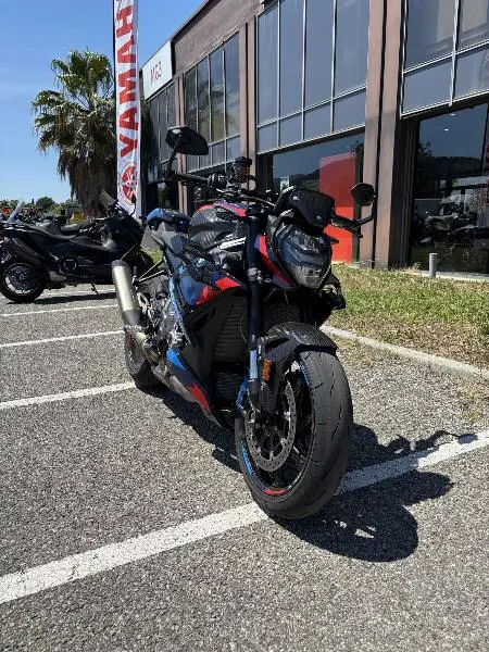 M 1000 R
