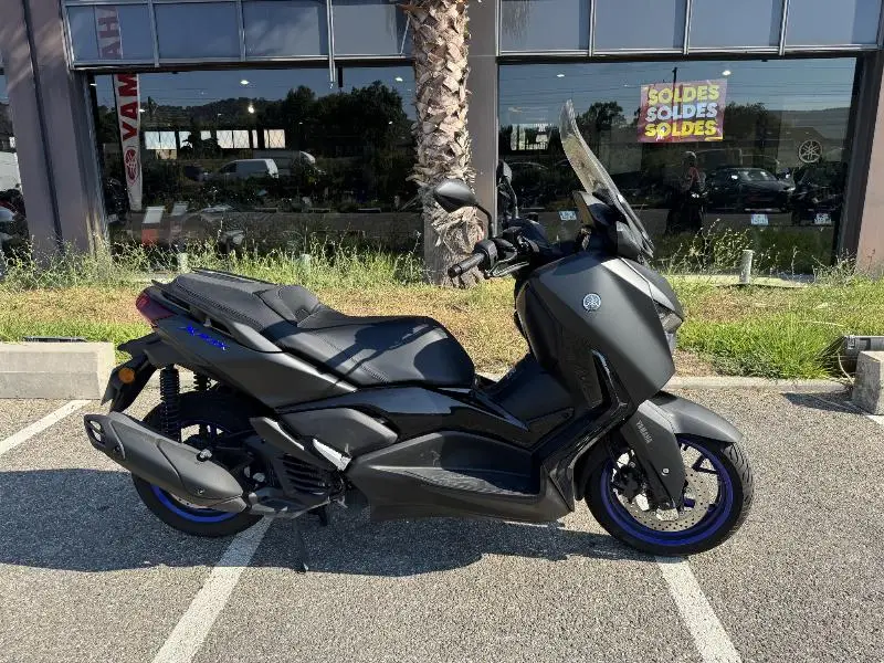 XMAX 125