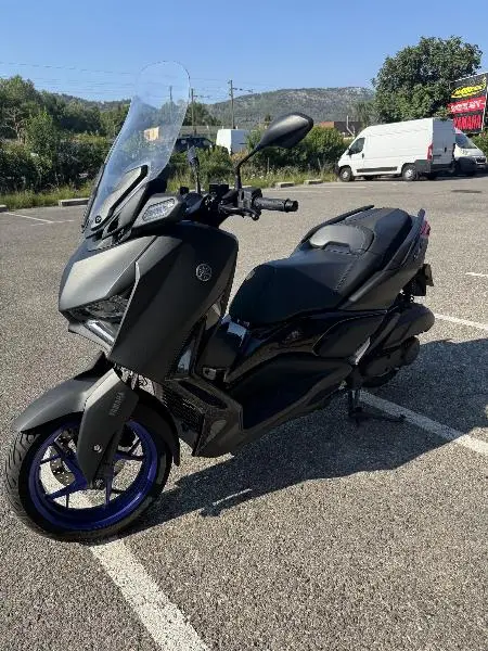 XMAX 125