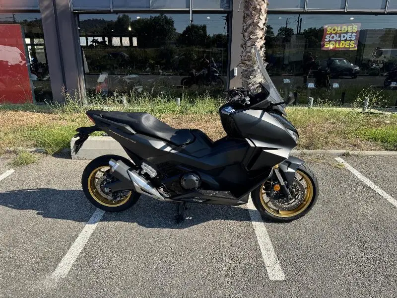 NSS FORZA 750