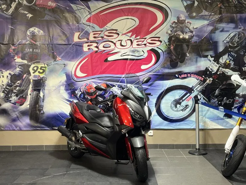 XMAX 125