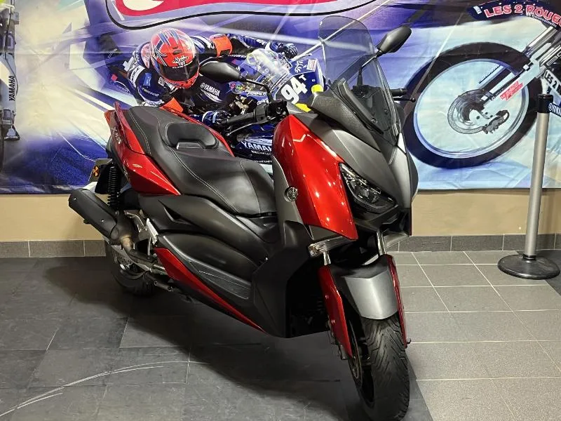 XMAX 125