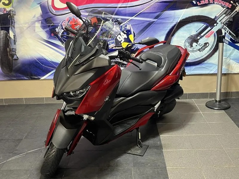 XMAX 125