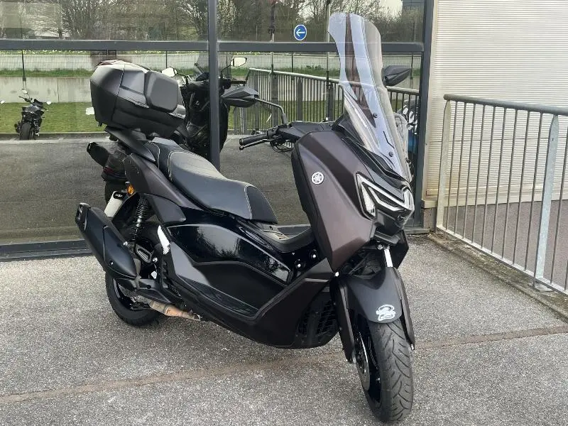 NMAX 125 TECH MAX