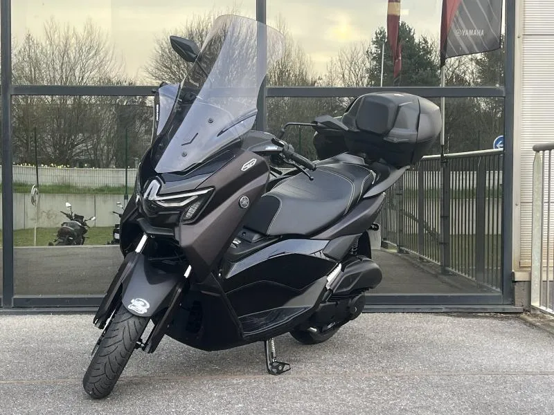 NMAX 125 TECH MAX