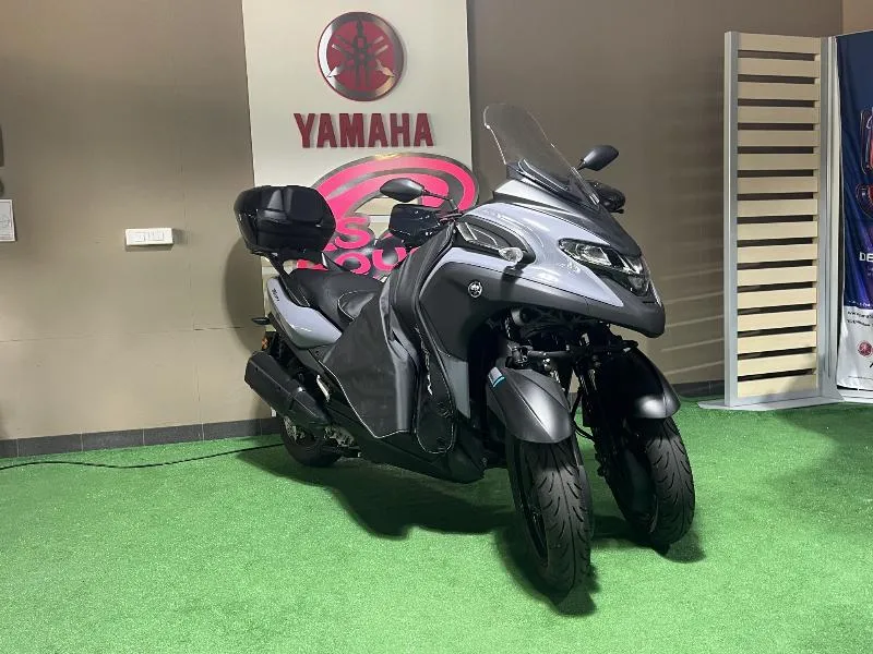 TRICITY 300