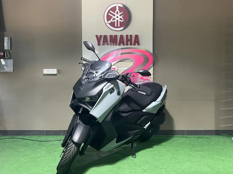 XMAX 300 TECH MAX 