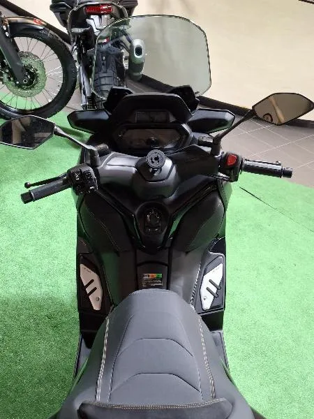 XMAX 300 Tech Max