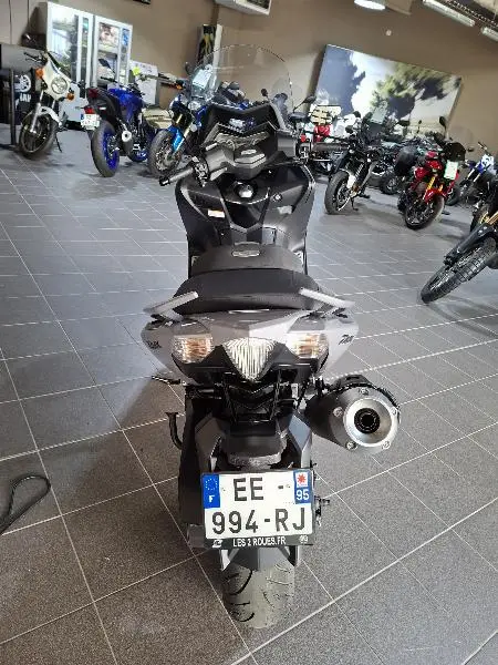 XP TMAX 560
