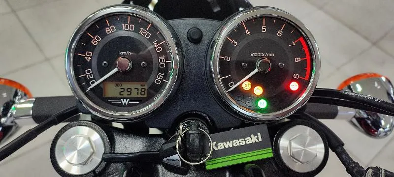 W 800