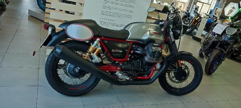 V7 III RACER 750