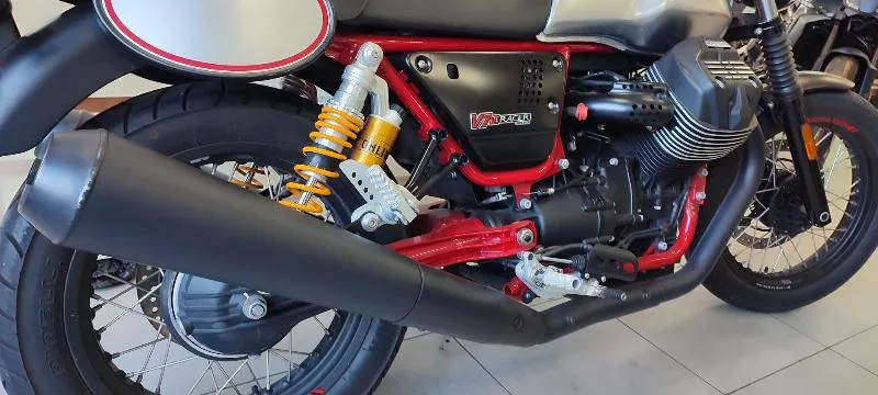 V7 III RACER 750