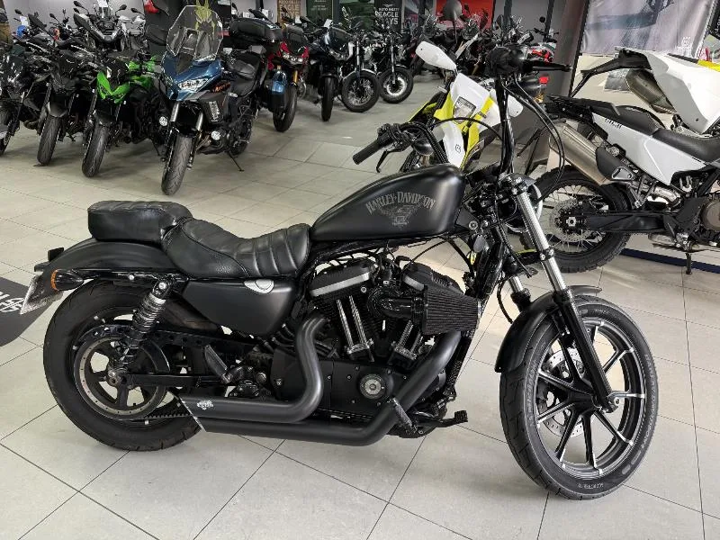 SPORTSTER IRON 883