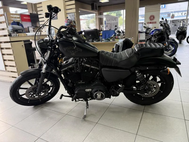 SPORTSTER IRON 883