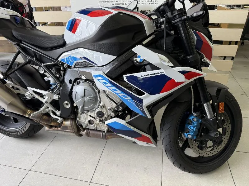 M 1000 R