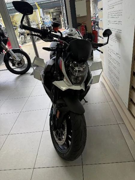 M 1000 R