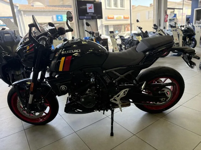GSX8S