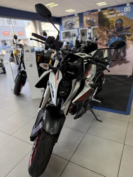 GSX8S