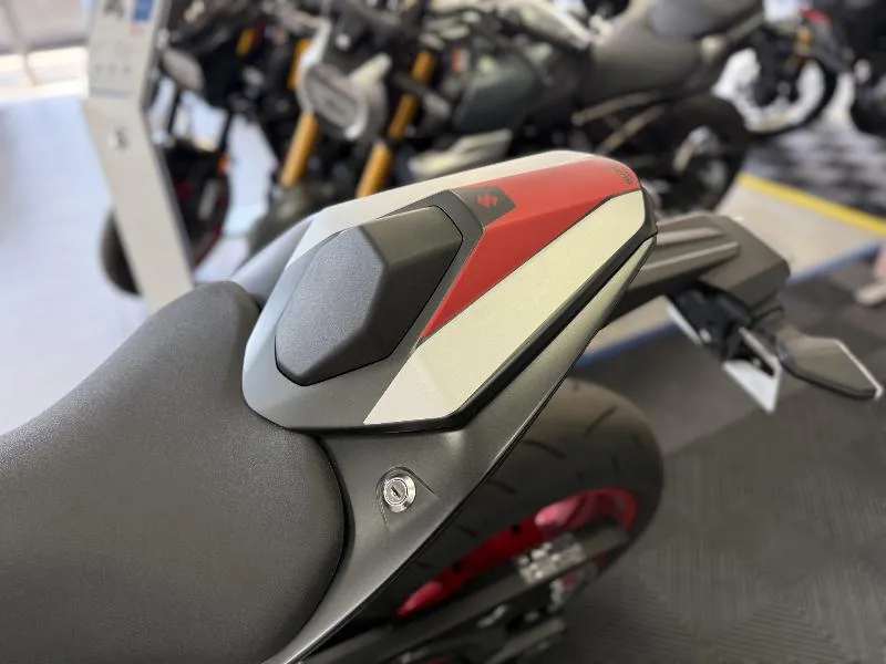 GSX8S