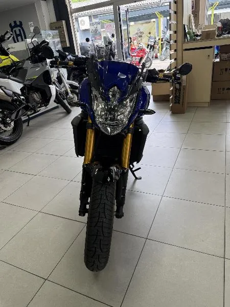 FZ8 R