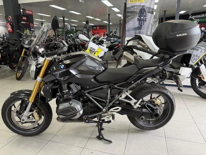 R 1200 R