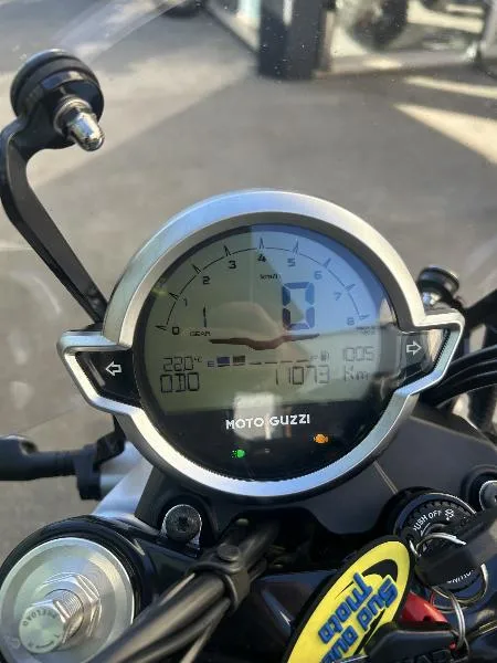 V7 SPORT 850
