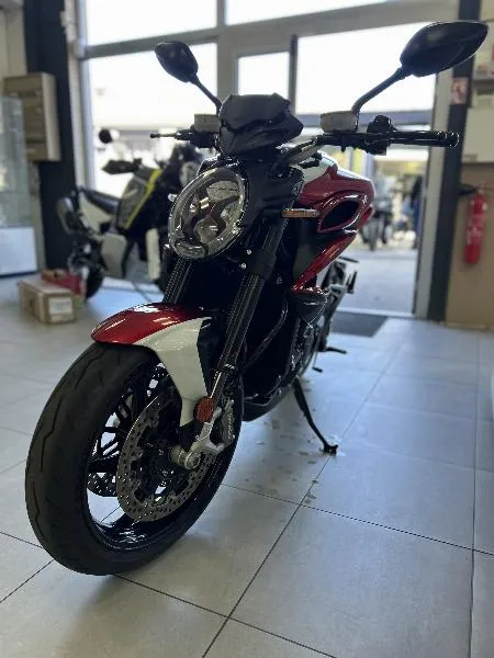 BRUTALE 800 RR