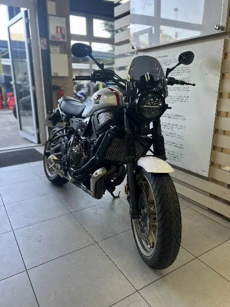 XSR 700 XTRIBUTE