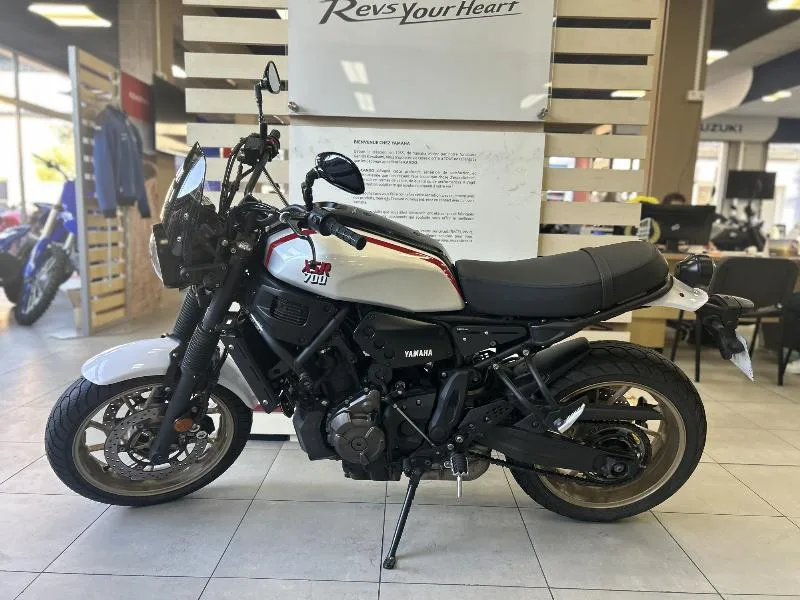 XSR 700 XTRIBUTE