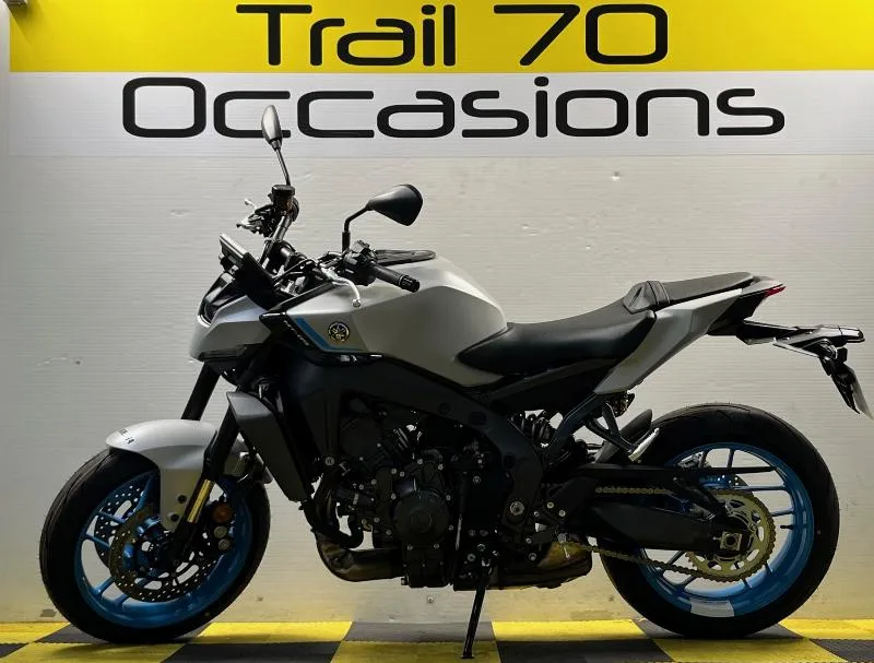 MT09